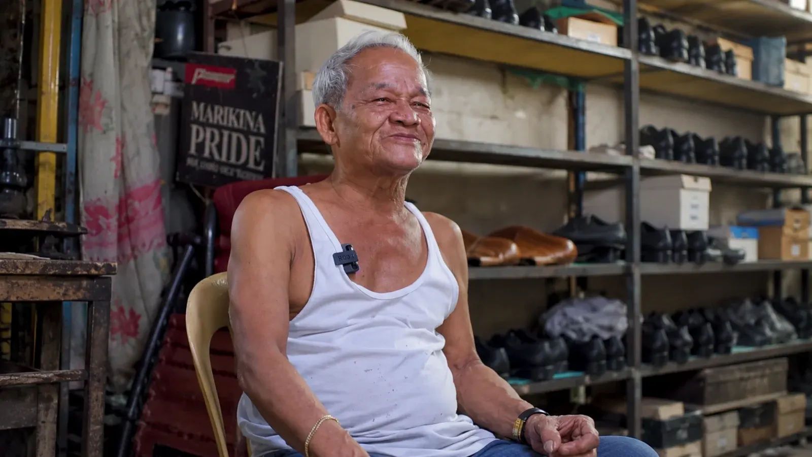 Shoemaker Rolando Santos carries a family inheritance in his hands—and hopes another generation will keep it alive.