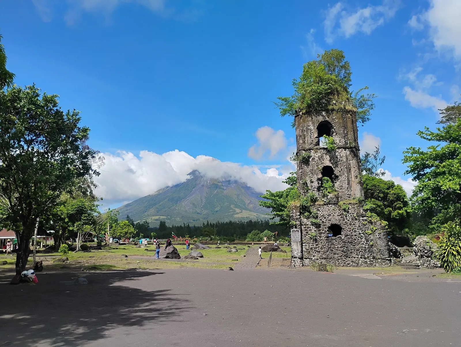 Mayon Volcano and the Cagsawa church ruins in Albay